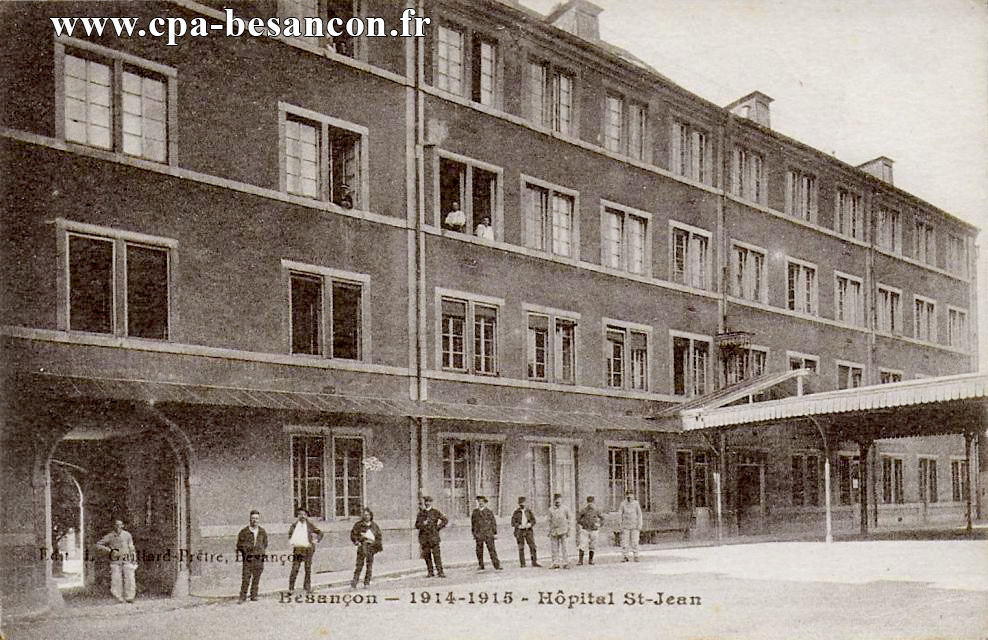 69 BESANÇON. - Les Colonnes Romaines au Square Archéologique.